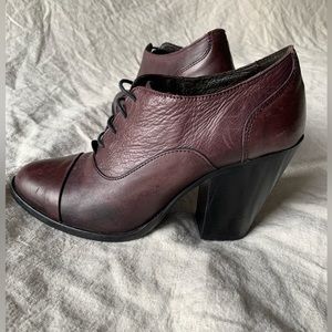 Italian leather heels Boemos